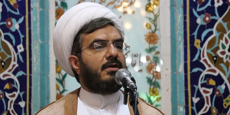 پیشنهاد یک امام جمعه برای کنترل قیمتها در بازار سکه و ارز: مردم باید مجبور باشند دارایی های خود را در بانک بگذارند!