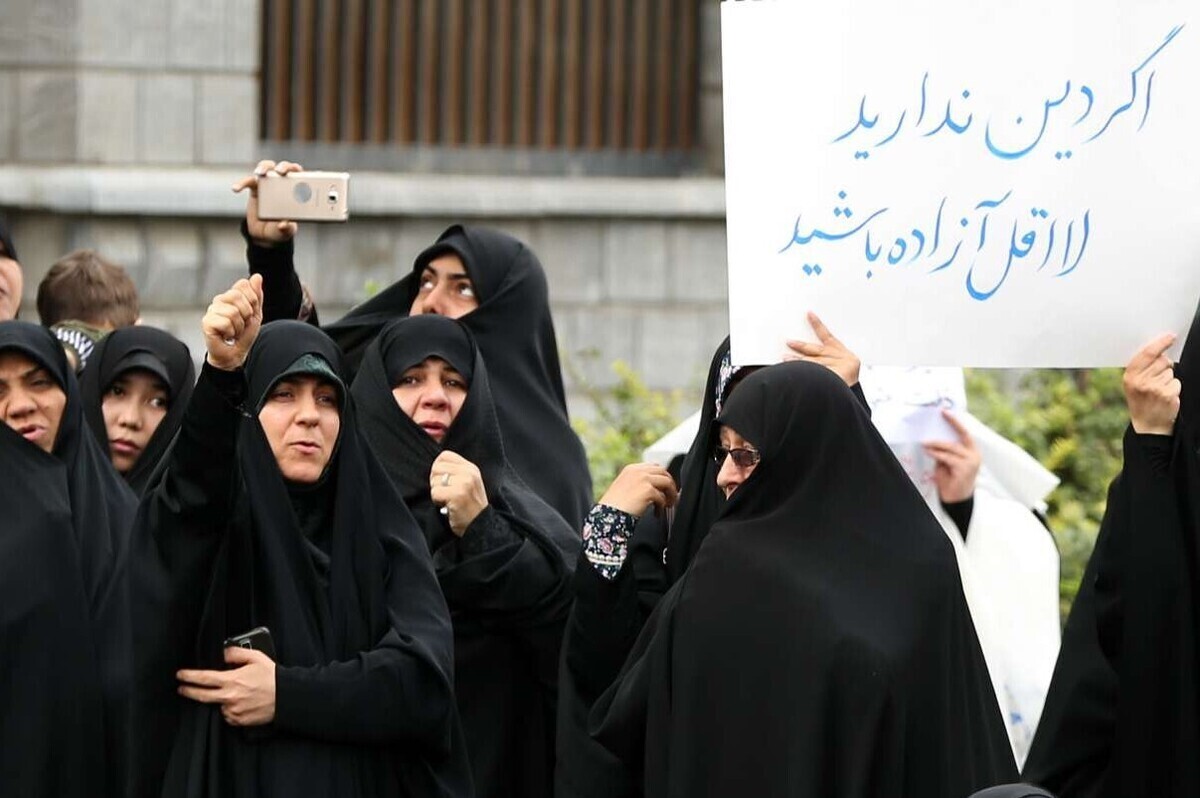 حمله شدید مدافعان قانون حجاب به منتقدان تحصن؛ رادیکال‌ها عادت ندارند برخلاف میل‌شان رفتار شود