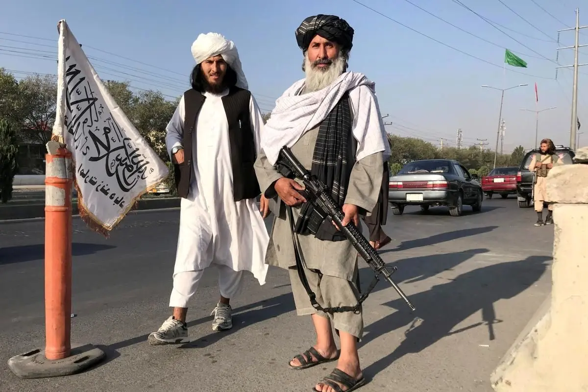 گردن‌کشی‌های طالبان در ایران؛ از ربودن یک عکاس ایرانی و شکنجه او تا دزدیدن یک قاری در فرودگاه مشهد!