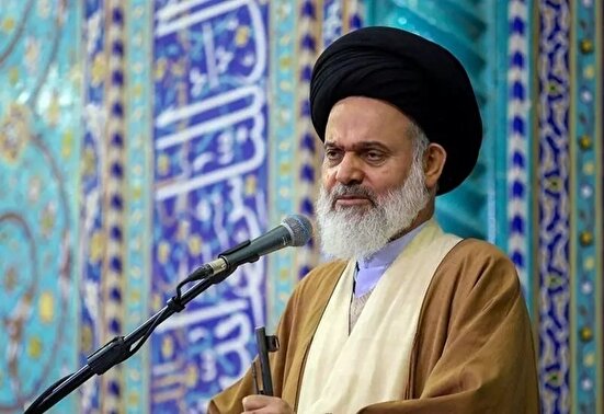 مردم به‌خاطر عدم اطلاع، روحانیت را متهم به سکوت نسبت به مشکلات کشور می‌کنند