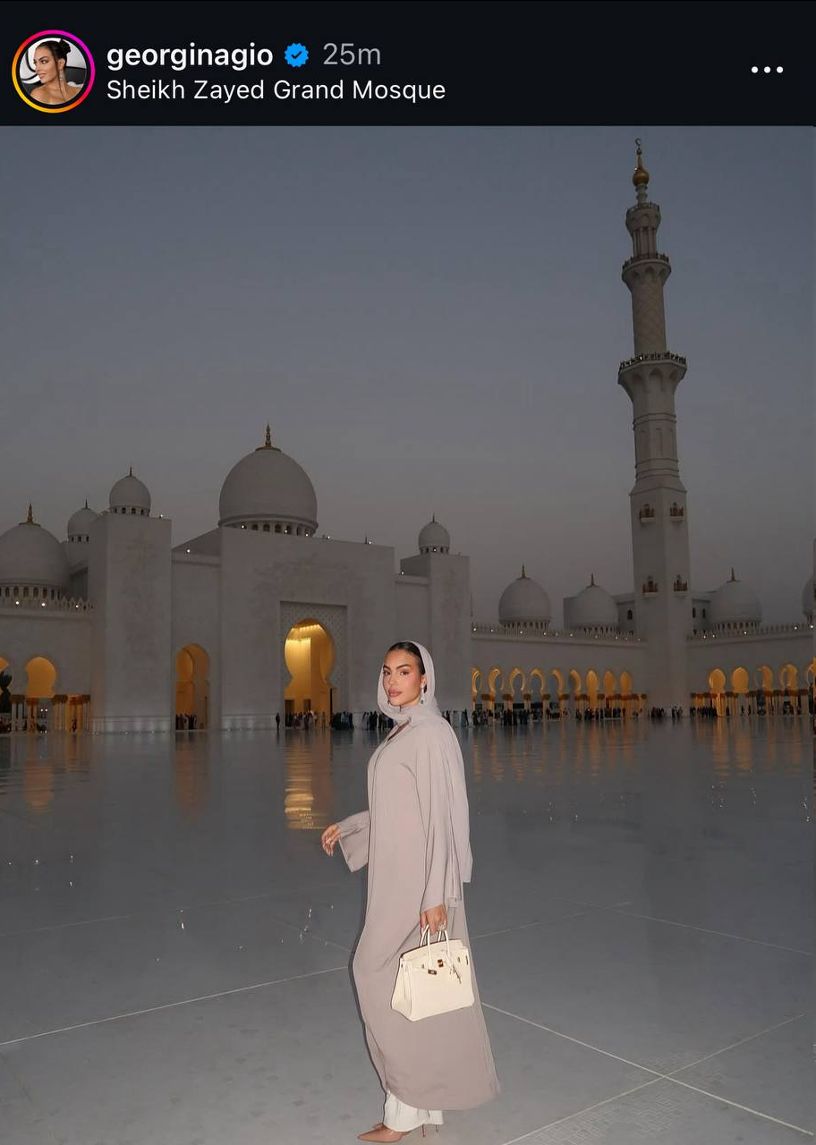 جورجینا باحجاب در مسجد! + عکس جورجینا باحجاب در مسجد! + عکس