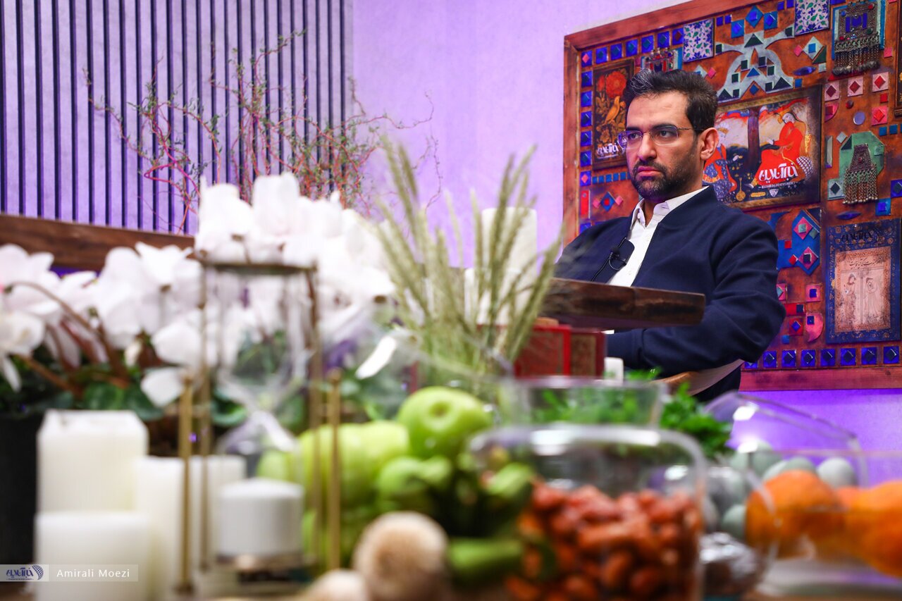 آذری جهرمی: برخی در دولت چشم دیدن من را ندارند آذری جهرمی: برخی در دولت چشم دیدن من را ندارند