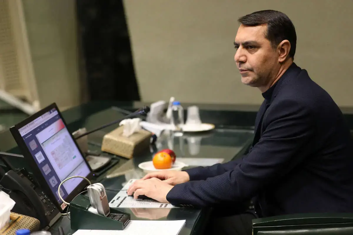 با تراستی‌ها برخورد کنید تا فشار از روی مردم برداشته شود