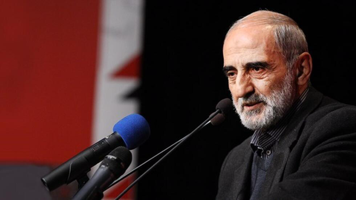 جمعیت روزهای اخیر مانند آن پشه‌ای است که روی درخت تنومند چنار نشسته بود