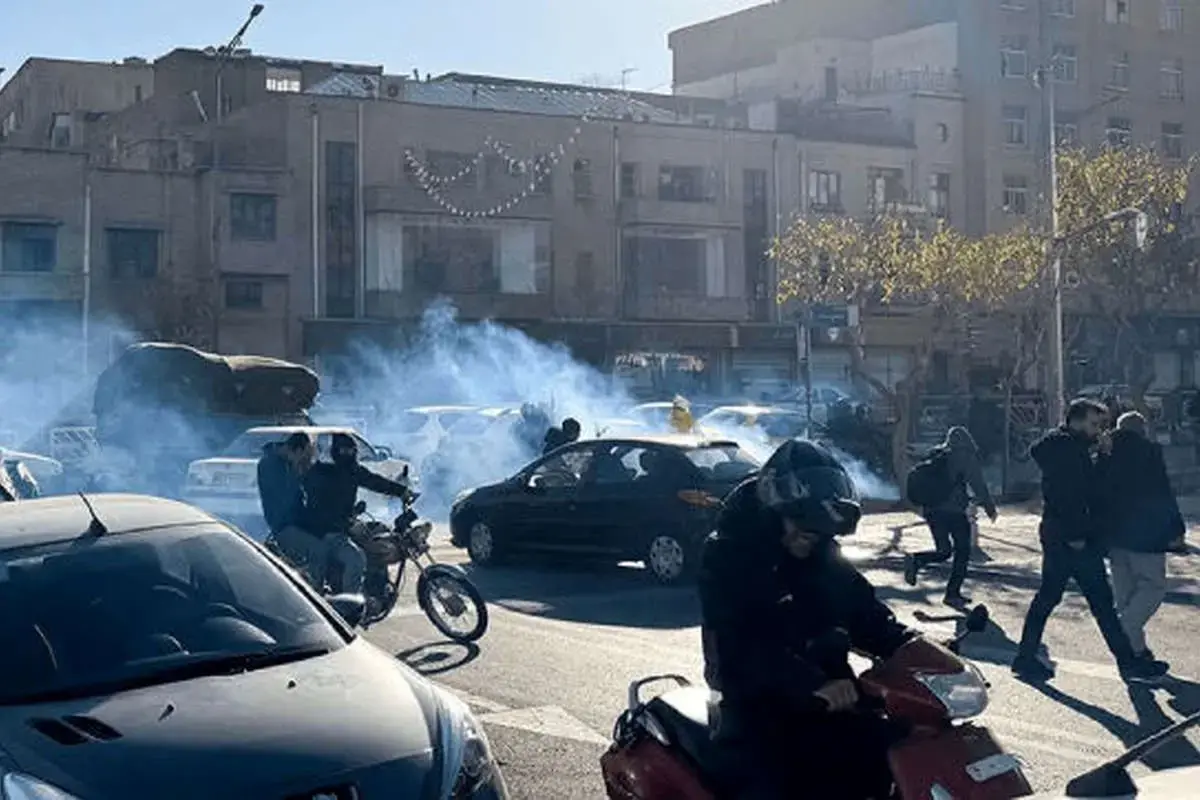 مشکلات امروز با حضور یک فرد رفع نمی‌شوند