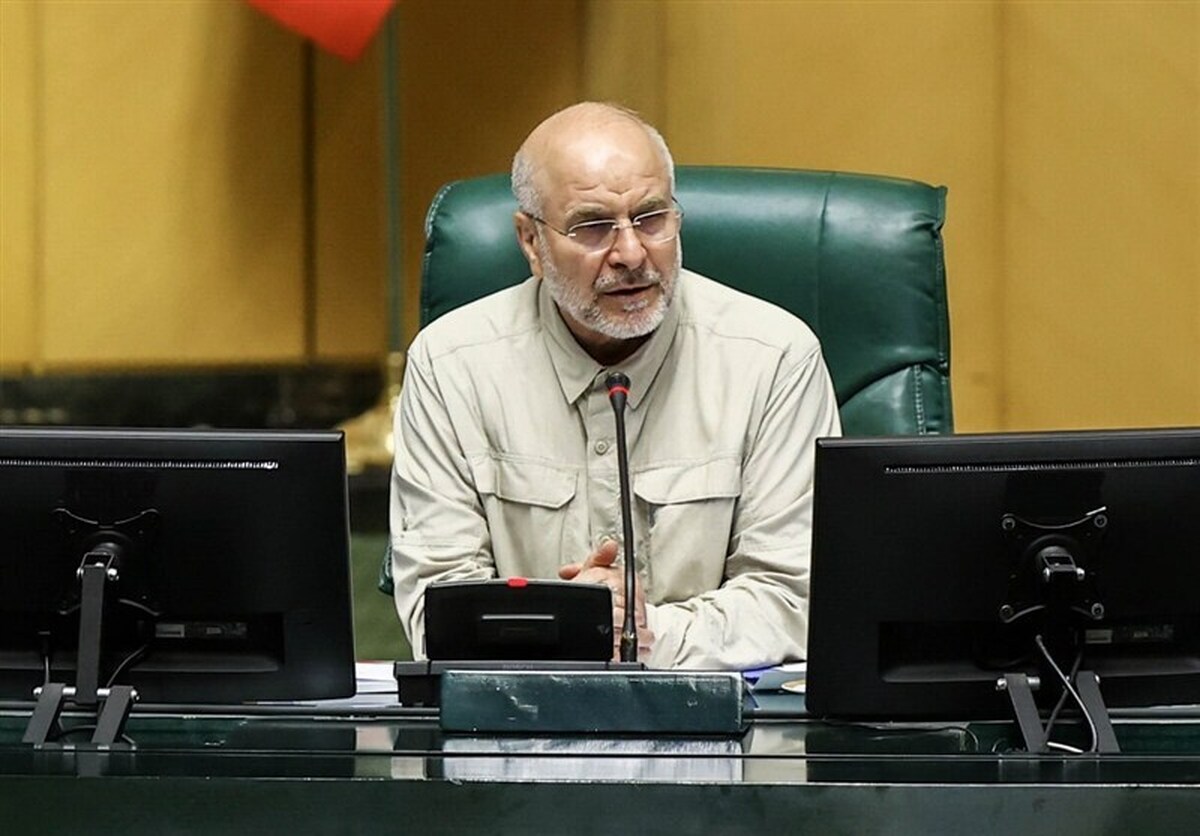 امروز در ۴ جبهه با دشمن در جنگ هستیم