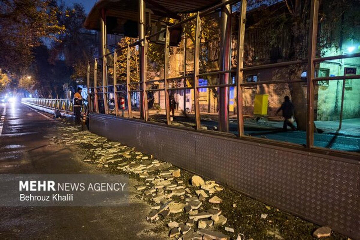 ۷۴ اتوبوس در تهران از رده خدمت‌رسانی خارج شدند / یک اتوبوس برقی دود شد