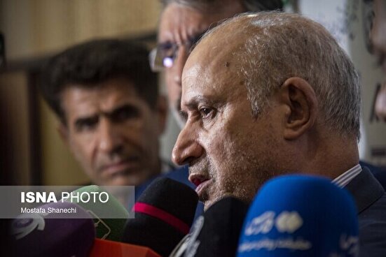 امروز جامعه ورزش، به‌ویژه فوتبالیست‌ها در کنار مردم حضور دارند