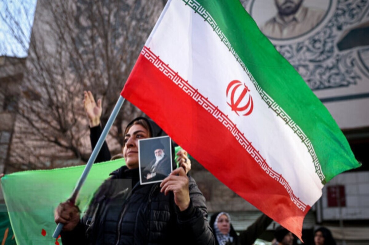 نظام حاکم بر ایران قدرت زیادی دارد