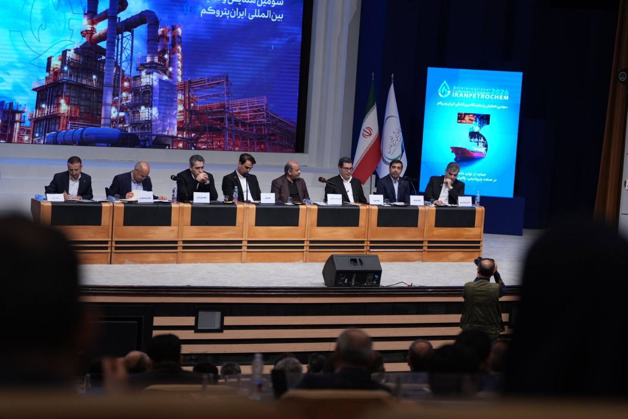 برای افزایش درآمد ارزی غیرنفتی؛ آماده تامین مالی پروژه‌های جدید پتروشیمی کشور هستیم