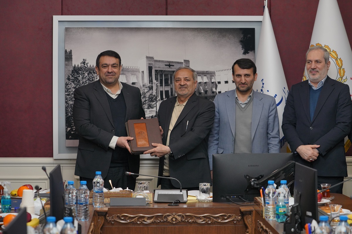 خدمت‌رسانی به فرهنگیان فراتر از محاسبات مالی است/ بانک ملی حامی و همراه نظام تعلیم و تربیت کشور است