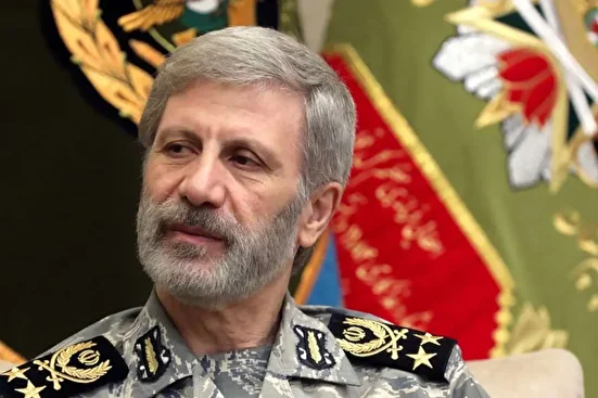 دست ما روی ماشه است