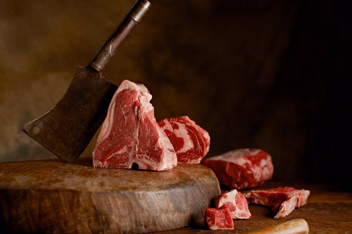 واردات گوشت قرمز طی روز‌های آتی افزایش می‌یابد/قیمت دام وارداتی چقدر است؟