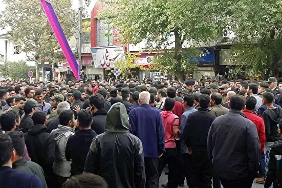 به موقع صدای مردم را نمی‌شنویم و اصلاحات نداریم