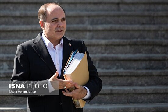 راهکار اساسی عبور از بحران آب، توسعه گلخانه‌ها است