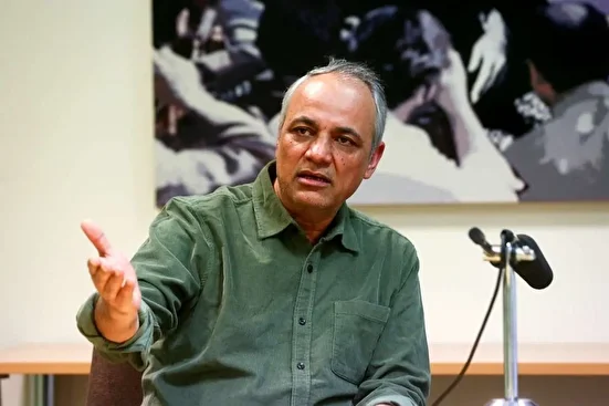 یک عمر گدایی، به کار کردن در ایران‌اینترنشنال شرف دارد