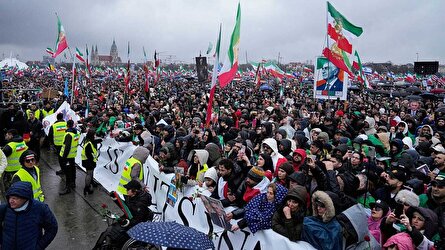 در تجمع مونیخ، وحوش سلطنت‌طلب، پرده از حقیقت وجودی خود برداشتند