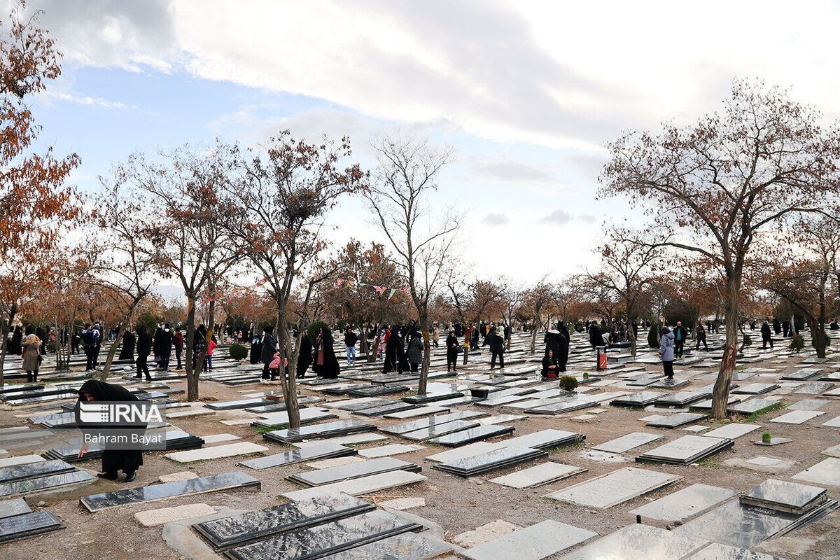 خدمات رایگان به جان‌باختگان حوادث تروریستی در بهشت زهرا (س) ارائه شد