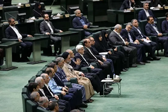 اصرار بر استیضاح وزرای پزشکیان، بازی در زمین دشمن است