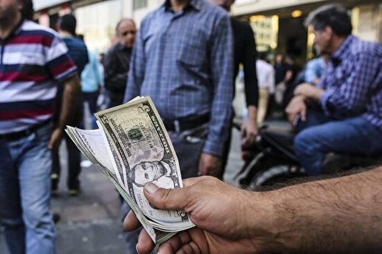 ورود به بازار ارز در حال حاضر ممکن است به ضرر افراد تمام شود