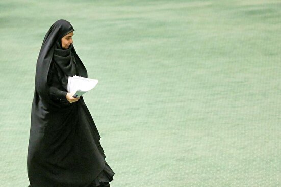 استیضاح وزیر راه نه تنها مشکلی را حل نمی‌کند بلکه مانع اقدامات مثبت این وزارتخانه می‌شود