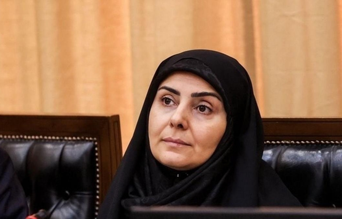 فرزانه صادق، یک وزیر مسلط و پیگیر است