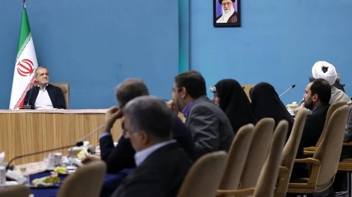 راه اصلاح اساسی در جامعه، از خانواده، مدرسه و دانشگاه میگذرد راه اصلاح اساسی در جامعه، از خانواده، مدرسه و دانشگاه میگذرد