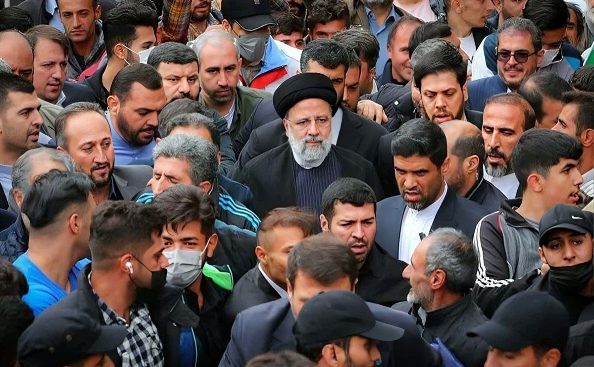 اطرافیان شهید رئیسی حتی دفاع از او را هم بلد نیستند
