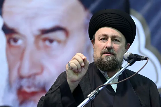 عزت گاهی با جنگ به دست می‌آید و گاهی پای میز مذاکره