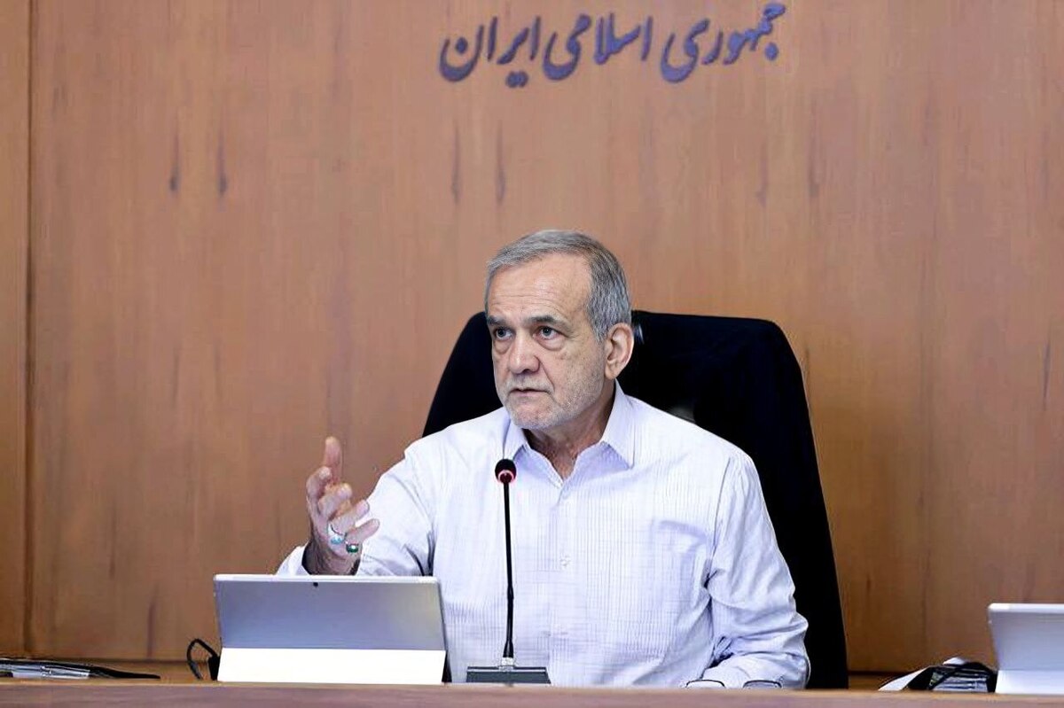 اگر در داخل با نخبگان و مردم توافق بکنیم نیاز به کسی نداریم