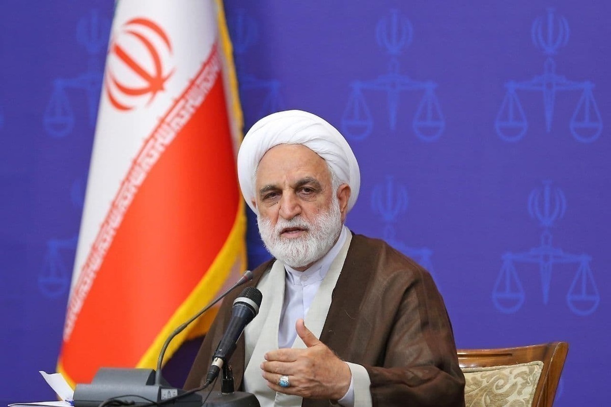 اگر کارگزاران نظام شریک جرم قاچاق سوخت باشند برخورد شدید می‌کنیم