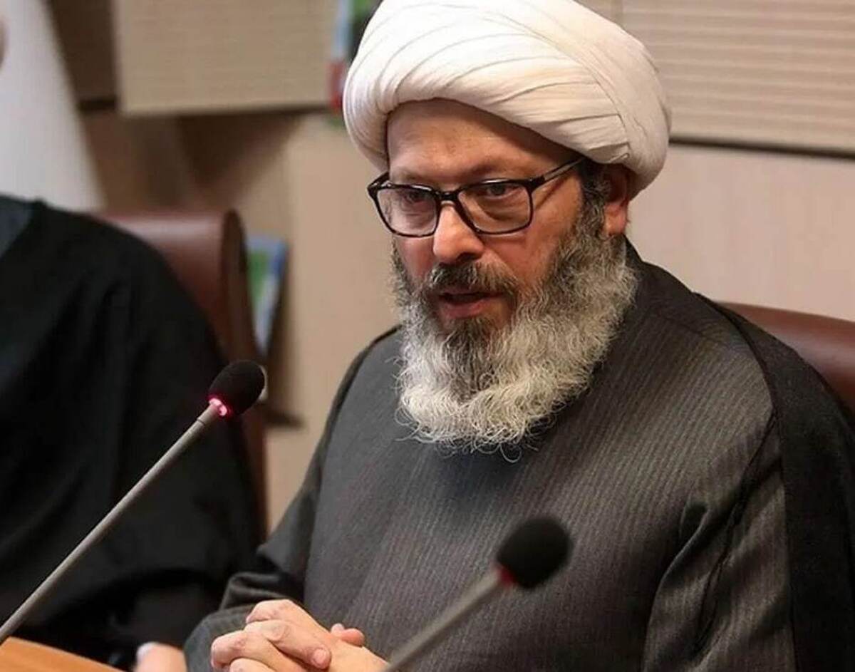 جریانی ولو به قیمت تضعیف منافع ملی، سعی بر قهرمان‌سازی از قاسمیان دارد
