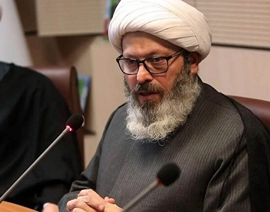 جریانی ولو به قیمت تضعیف منافع ملی، سعی بر قهرمان‌سازی از قاسمیان دارد