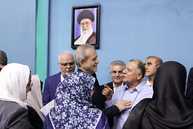 آمادگی داریم با اپوزیسیون هم گفتوگو کنیم آمادگی داریم با اپوزیسیون هم گفتوگو کنیم