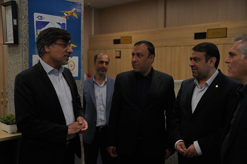 نجارزاده: استمرار خدمات بانکی و درگاه های غیرحضوری بانک ملی ایران در سراسر کشور نجارزاده: استمرار خدمات بانکی و درگاه های غیرحضوری بانک ملی ایران در سراسر کشور