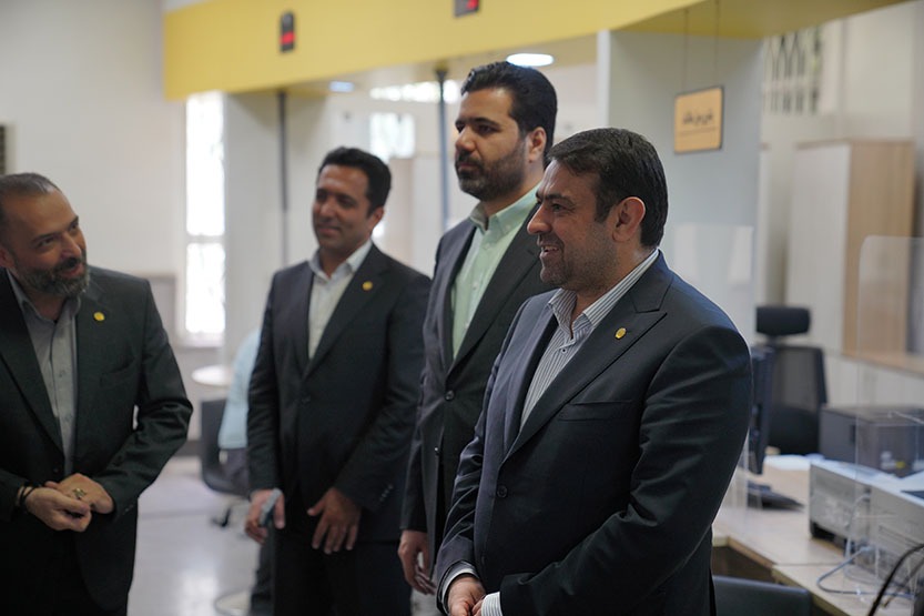 نجارزاده: استمرار خدمات بانکی و درگاه های غیرحضوری بانک ملی ایران در سراسر کشور نجارزاده: استمرار خدمات بانکی و درگاه های غیرحضوری بانک ملی ایران در سراسر کشور