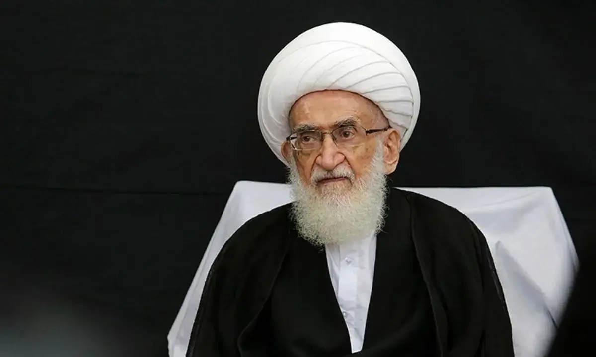 هرگونه تعرض و تهدید علیه رهبری، حکم محارب را دارد