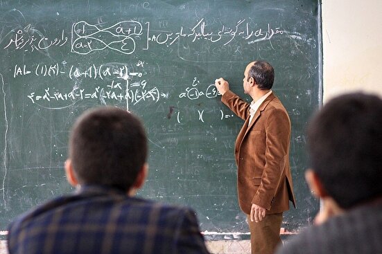 بازنشستگان ۱۴۰۳ در اولویت پرداخت پاداش قرار دارند