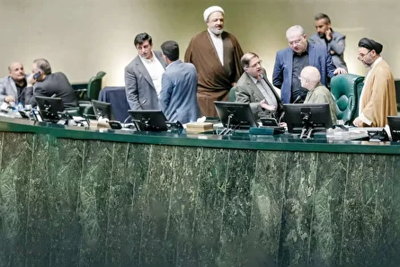 تندروها نمی‌توانند آرام بگیرند و از هیچ اقدامی جهت تحریک مردم فروگذار نمی‌کنند