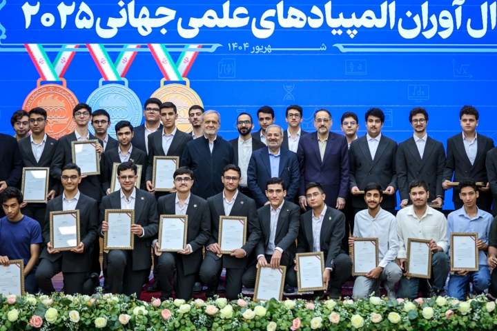 در مقابل زیاده‌خواهی‌ها سر خم نمی‌کنیم