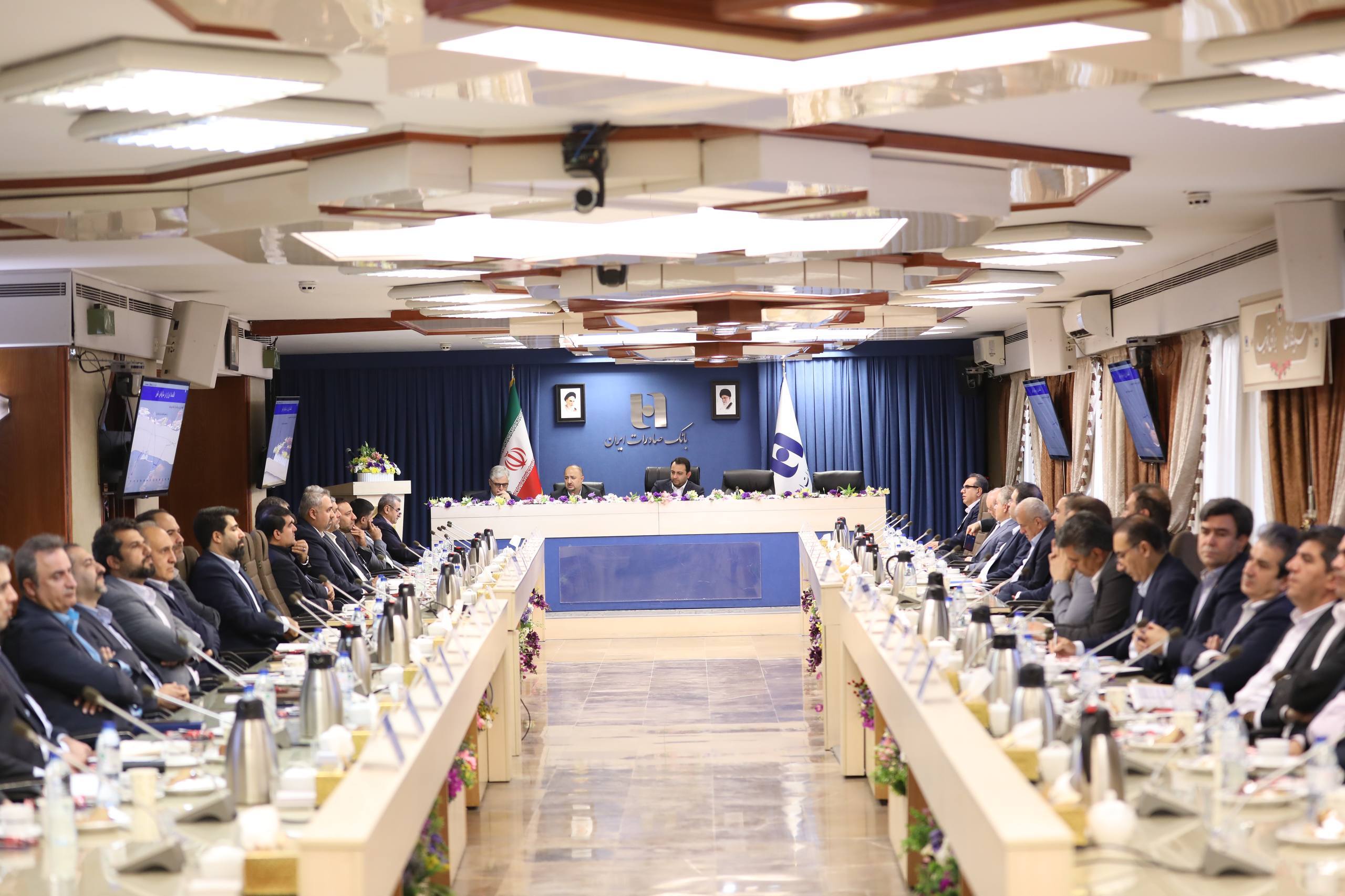 محسن سیفی: استراتژی ۱۴۰۴، حفظ و ارتقای جایگاه بانک صادرات ایران در نظام بانکی است