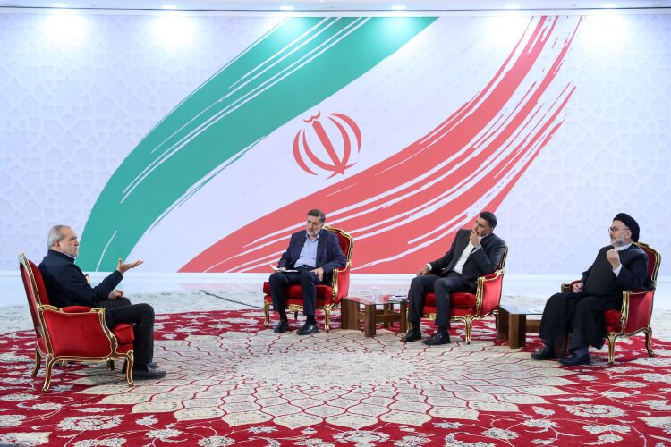 بعضی صداهایی که از مجلس و صداوسیما میآید بدتر از اسنپبک است بعضی صداهایی که از مجلس و صداوسیما میآید بدتر از اسنپبک است