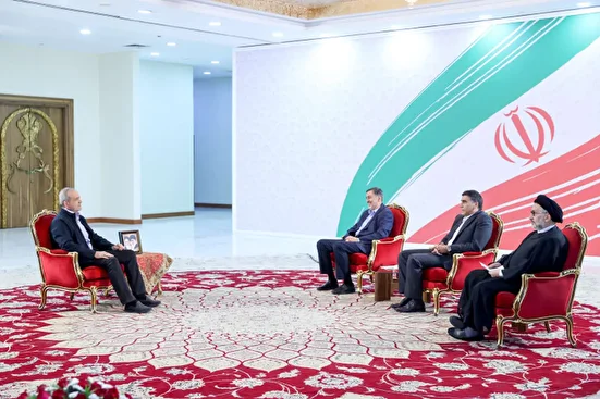 آقای پزشکیان، وفاق با این جماعت آب در هاون کوبیدن است