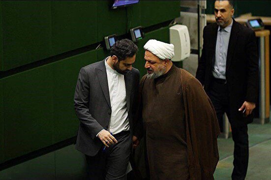 تندرو‌ها می‌خواستند دولت روحانی را زمین‌گیر کنند، اقتصاد ایران زمین‌گیر شد