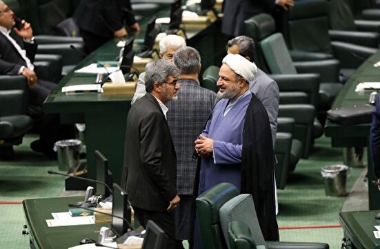 تندروها فقط شعار دادن زیر پتویی بلدند!