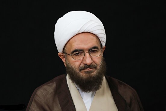 آقای حاج علی‌اکبری! فقط شما حرف بزنید، بقیه زبان‌شان را ببندند؟!