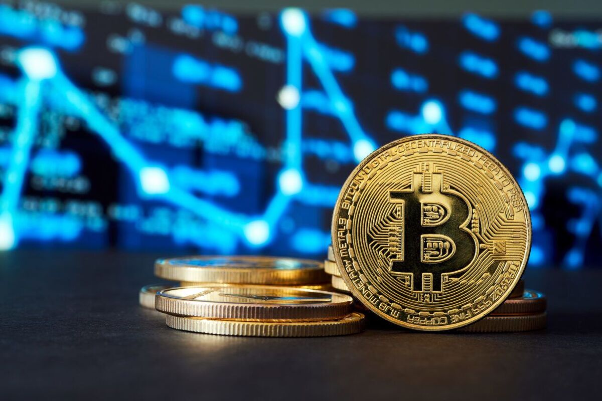 ریزش هم‌زمان قیمت طلا، نقره، نفت و بیت‌کوین در بازار‌های جهانی