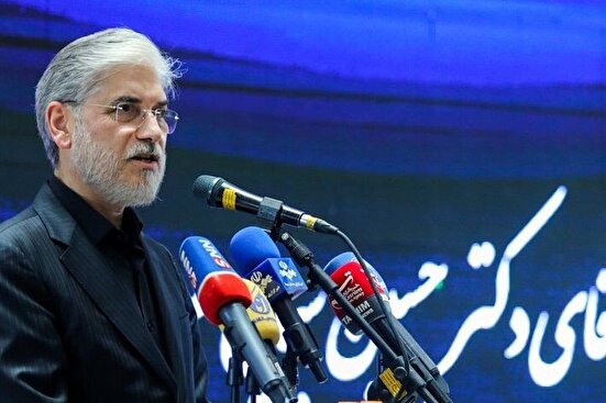 تاکید وزیر علوم بر ضرورت حمایت فراقانونی از نخبگان