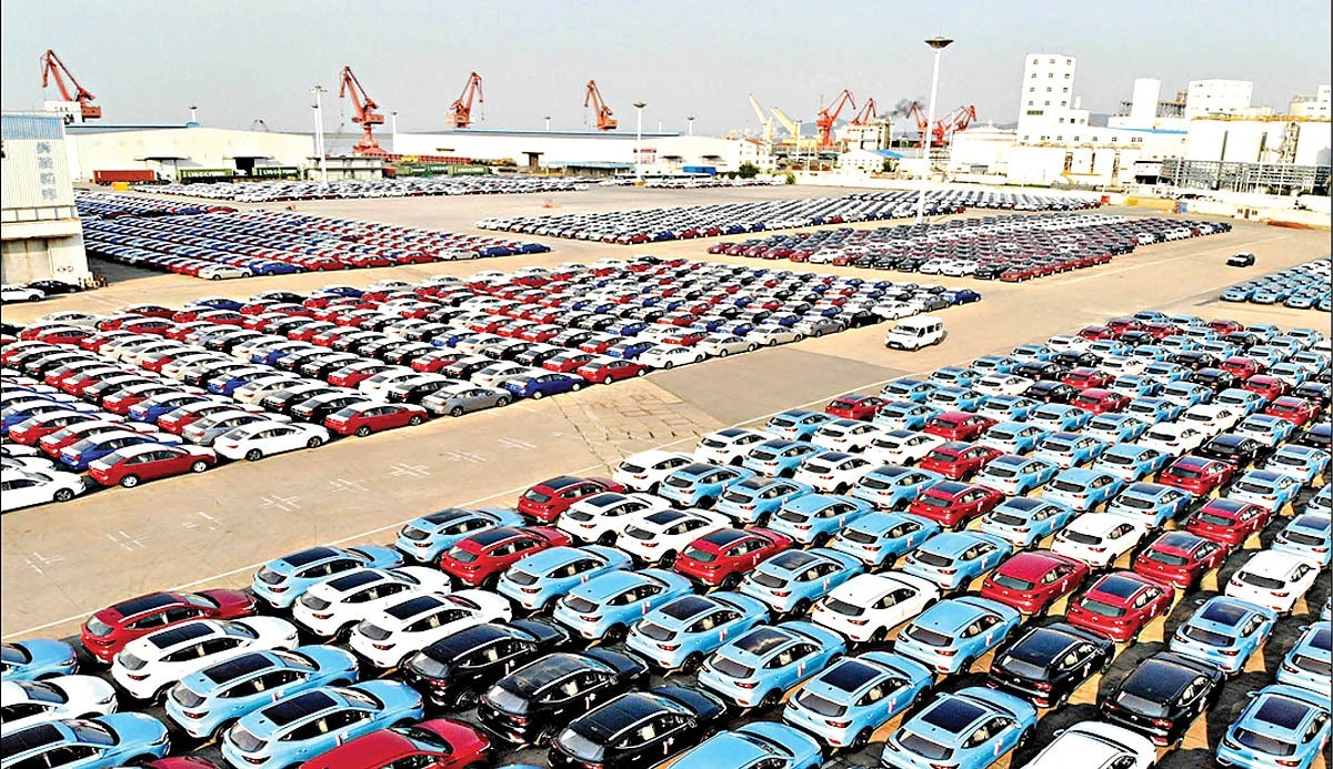 قانون واردات خودرو با ارز شخصی اجرا نمی‌شود / بازار در رکود کامل باقی مانده است