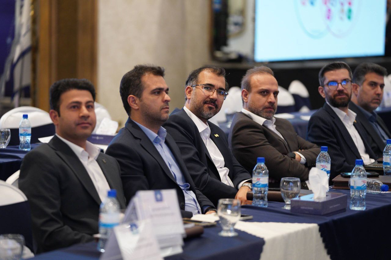 راهبرد بانک صادرات ایران خروج از بنگاه‌داری و تمرکز بر فعالیت‌های مولد و شفاف است